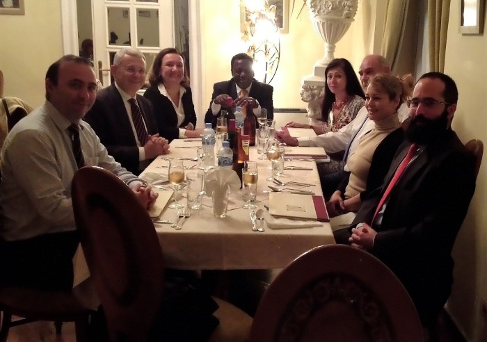 Dîner à l'ambassade