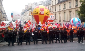 Manif devant le Sénat