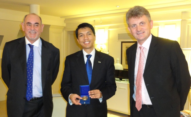 Richard Yung, Andry Rajoelina et Jean-Marc Châtaignier