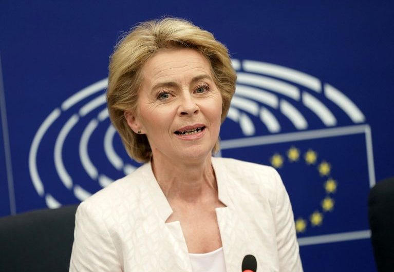 A droite toute : le vrai visage d&rsquo;Ursula von der Leyen